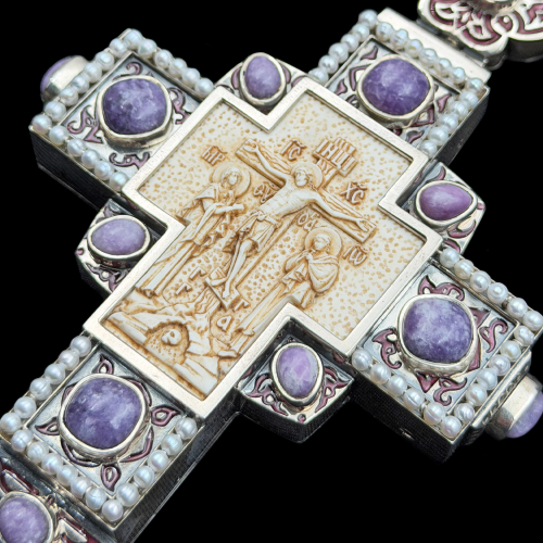 2.10.0504нргэ-14/132р Крест наперсный серебряный с Распятием из бивня мамонта фото 4