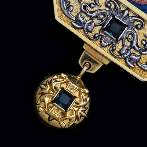 2.7.1593нп-1/104п Панагия из серебра 925 пробы с натуральными камнями в позолоте фото 3