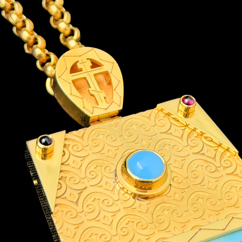 2.7.2410нп-15/112п Панагия из серебра 925 пробы в позолоте с иконописью на перламутре фото 2