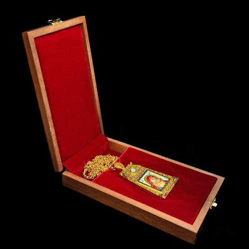 2.7.2410нп-15/112п Панагия из серебра 925 пробы в позолоте с иконописью на перламутре фото 4